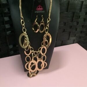 Paparazzi Gold Interlinked Necklace Set